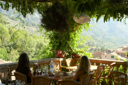 Mallorca Restaurants Fornalutx Can Antuna Terrasse