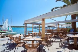 Best of Mallorca Besten Restaurants Nomi Portocolom Terrasse am Hafen