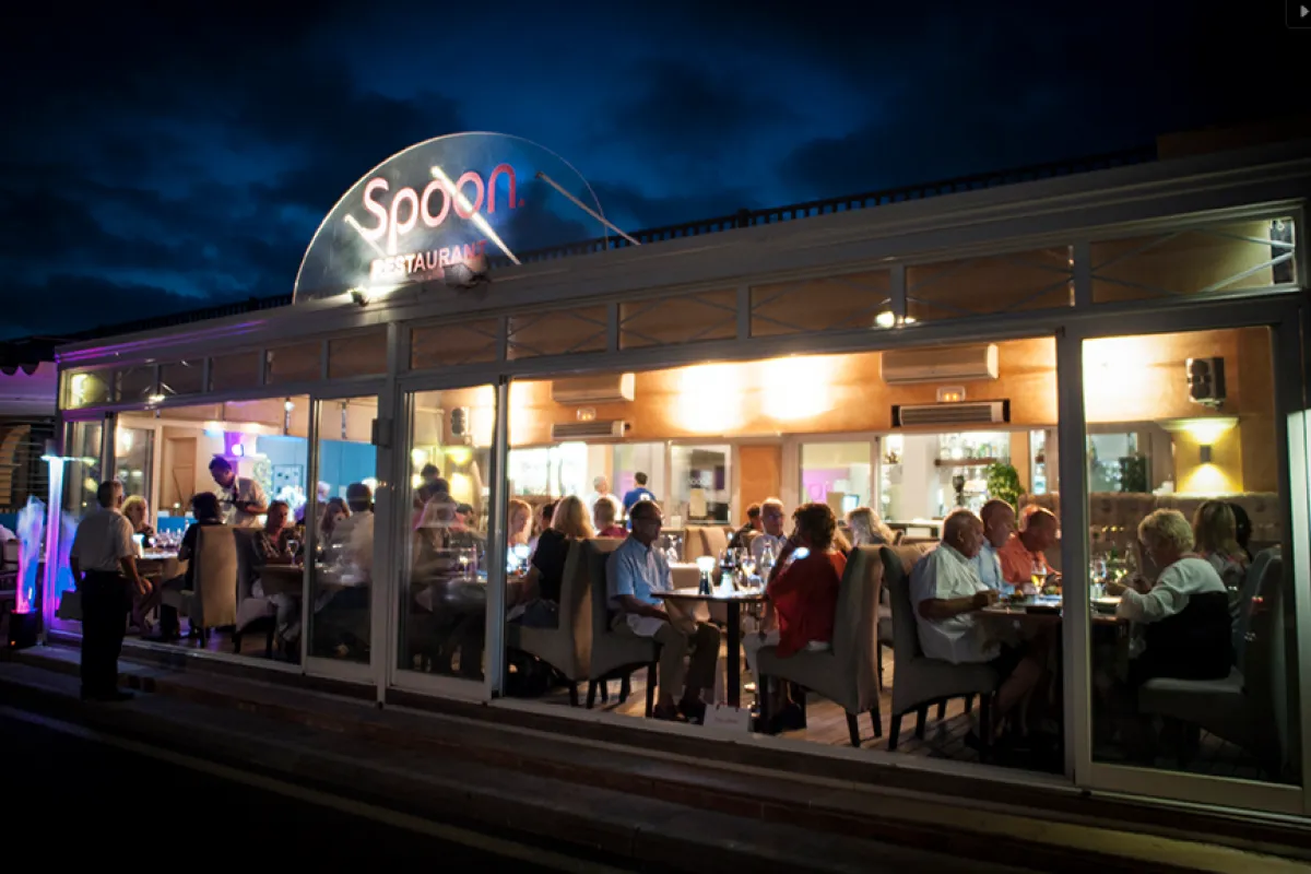 Mallorca-Restaurant-Portals-Nous-Spoon-Aussenansicht
