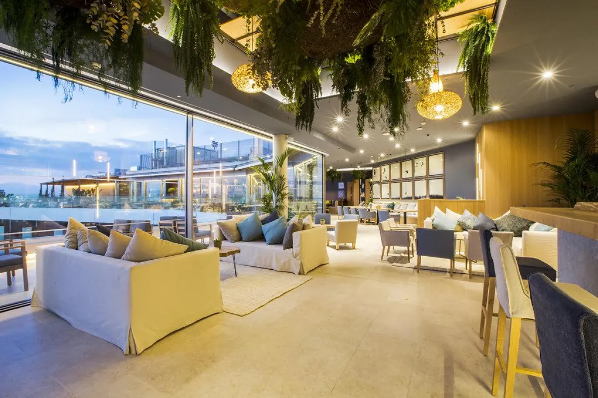 Mallorca Restaurants Playa de Palma Katagi Blau im Llaut Hotel Lounge