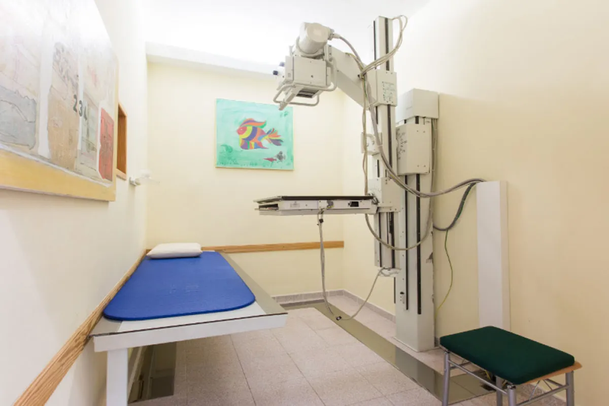 Mallorca Ärzte Orthopäde Dr. Wolfgang Czichon Peguera Röntgen