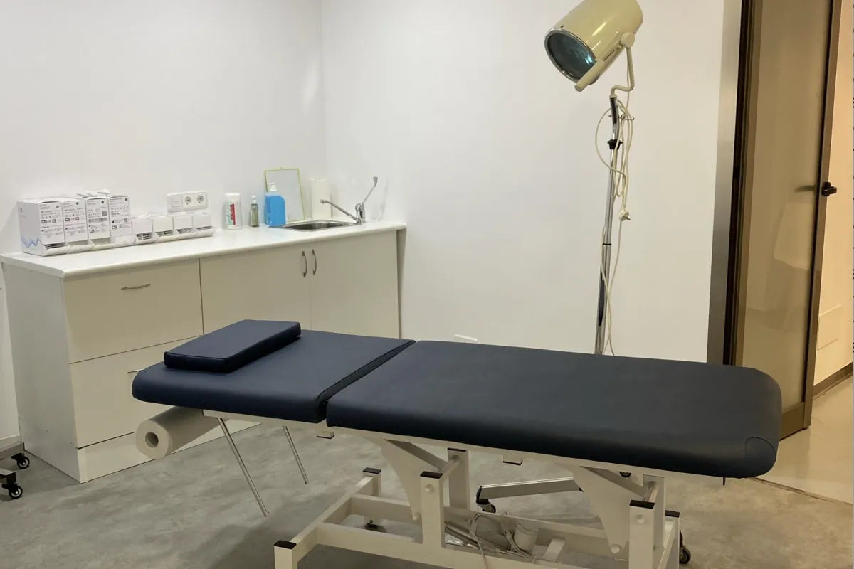 Mallorca Proktologe Dr. Hendrik Röhrig Behandlungsraum 1