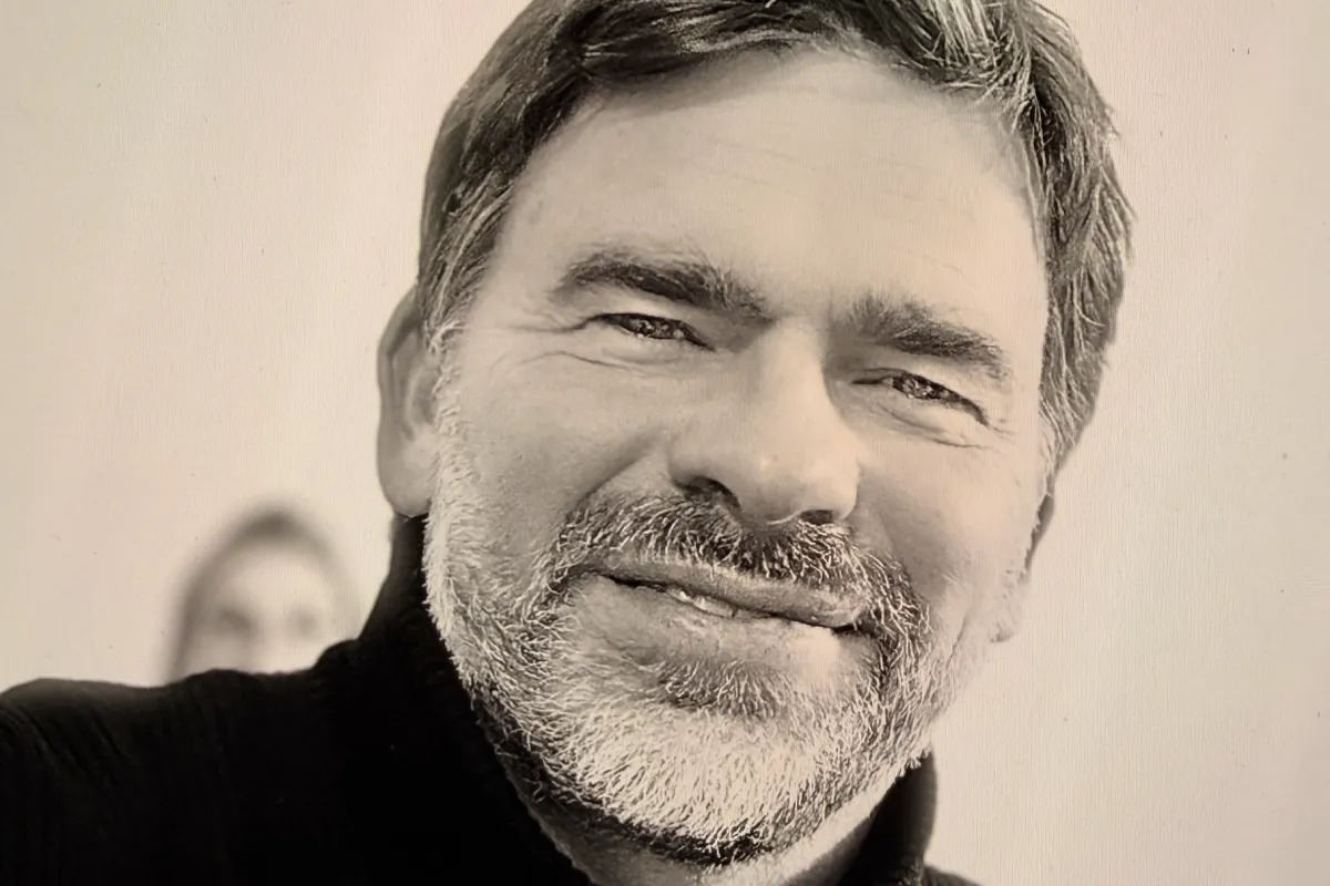 Dr. Stefan Heidl Orthopäde auf Mallorca Porträt schwarzweiß