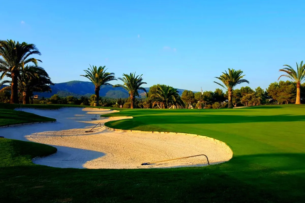 Mallorca Golf T-Golf Poniente Magaluf Calvia Loch 1 Bunker