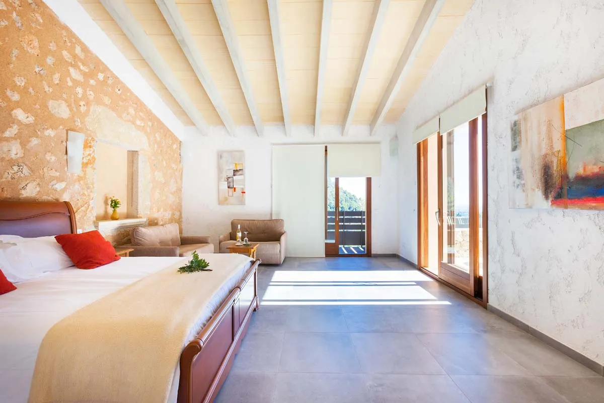 Mallorca Hotels Binibona Finca Albellons Natural Parc Zimmer Natursteinwand