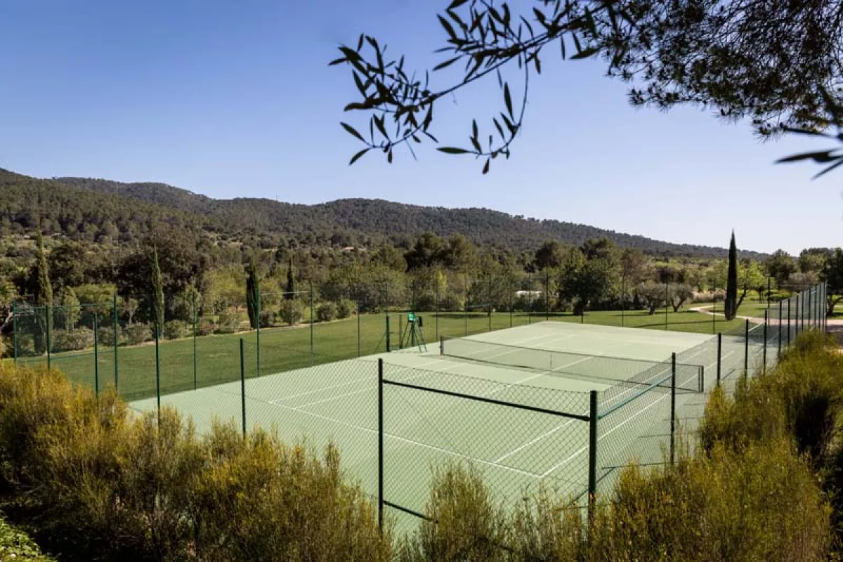 Mallorca Hotel Südwesten Luxushotels Castell Son Claret Tennisplatz
