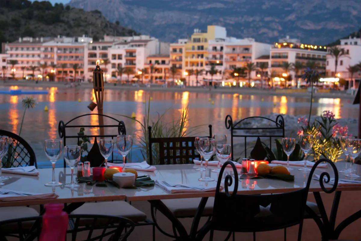 Mallorca Restaurants Port de Soller Agapanto Abendstimmung