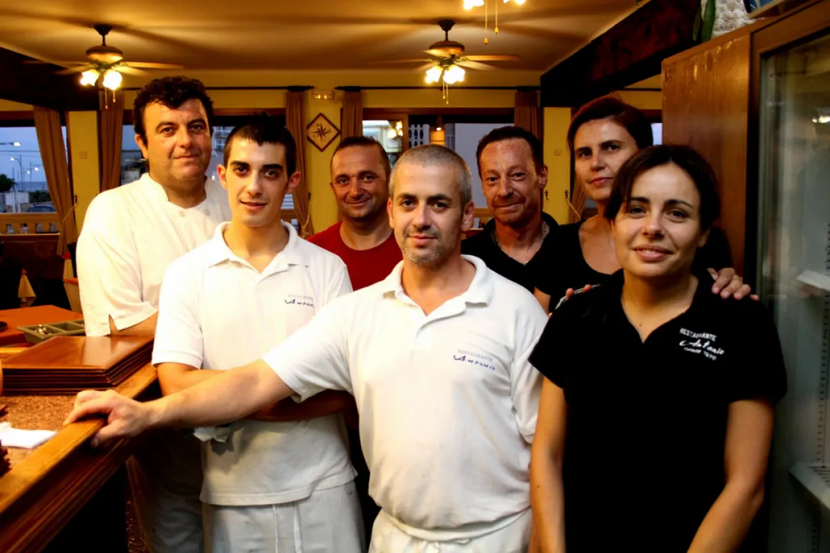 Mallorca Restaurants Colonia Sant Jordi Antonio Team