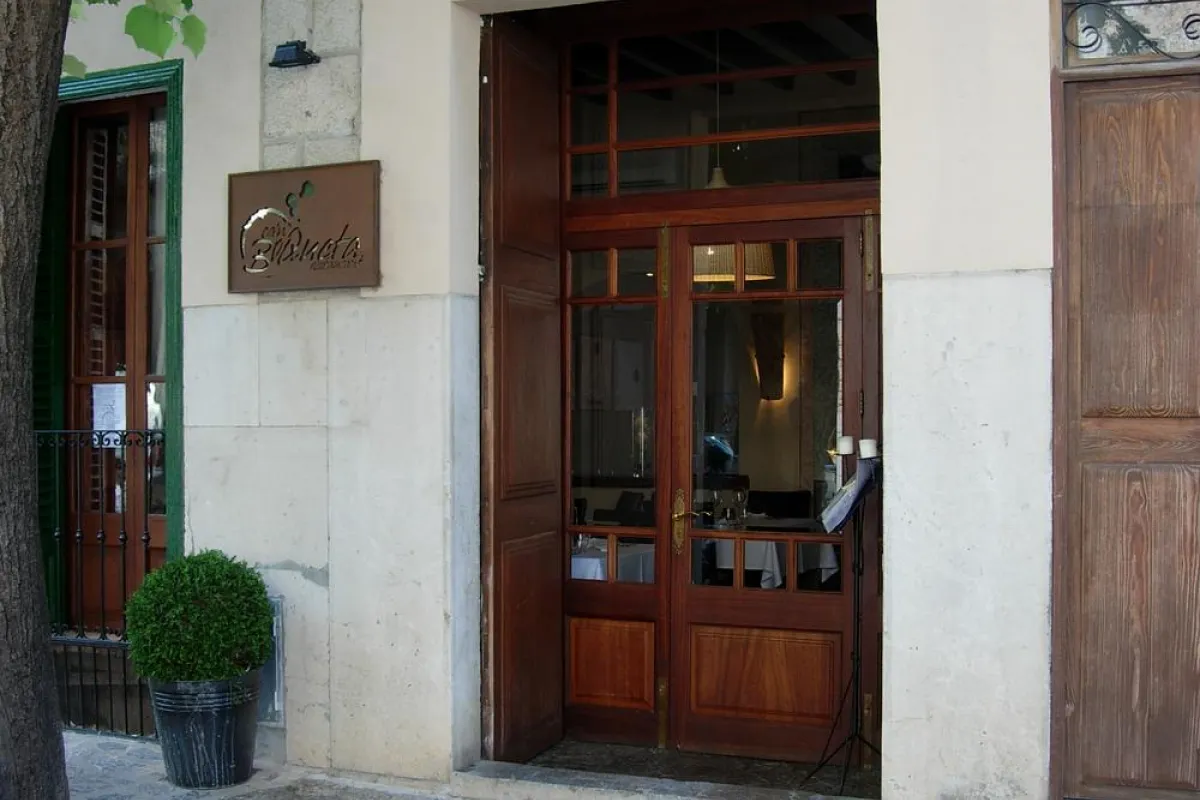 Mallorca Restaurants Soller Can Bouqueta Entree