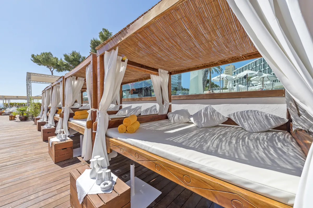 Mallorca-Beachclub-Magaluf-Nikki-Beach-33