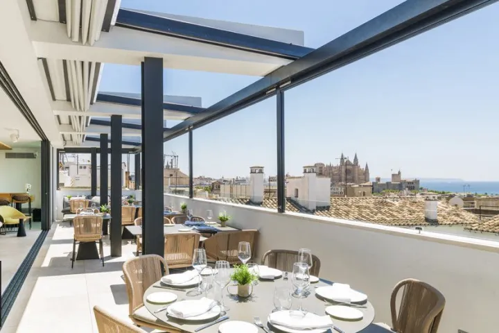 Mallorca Restaurants Palma Cuit im Hotel Nakar Terrasse